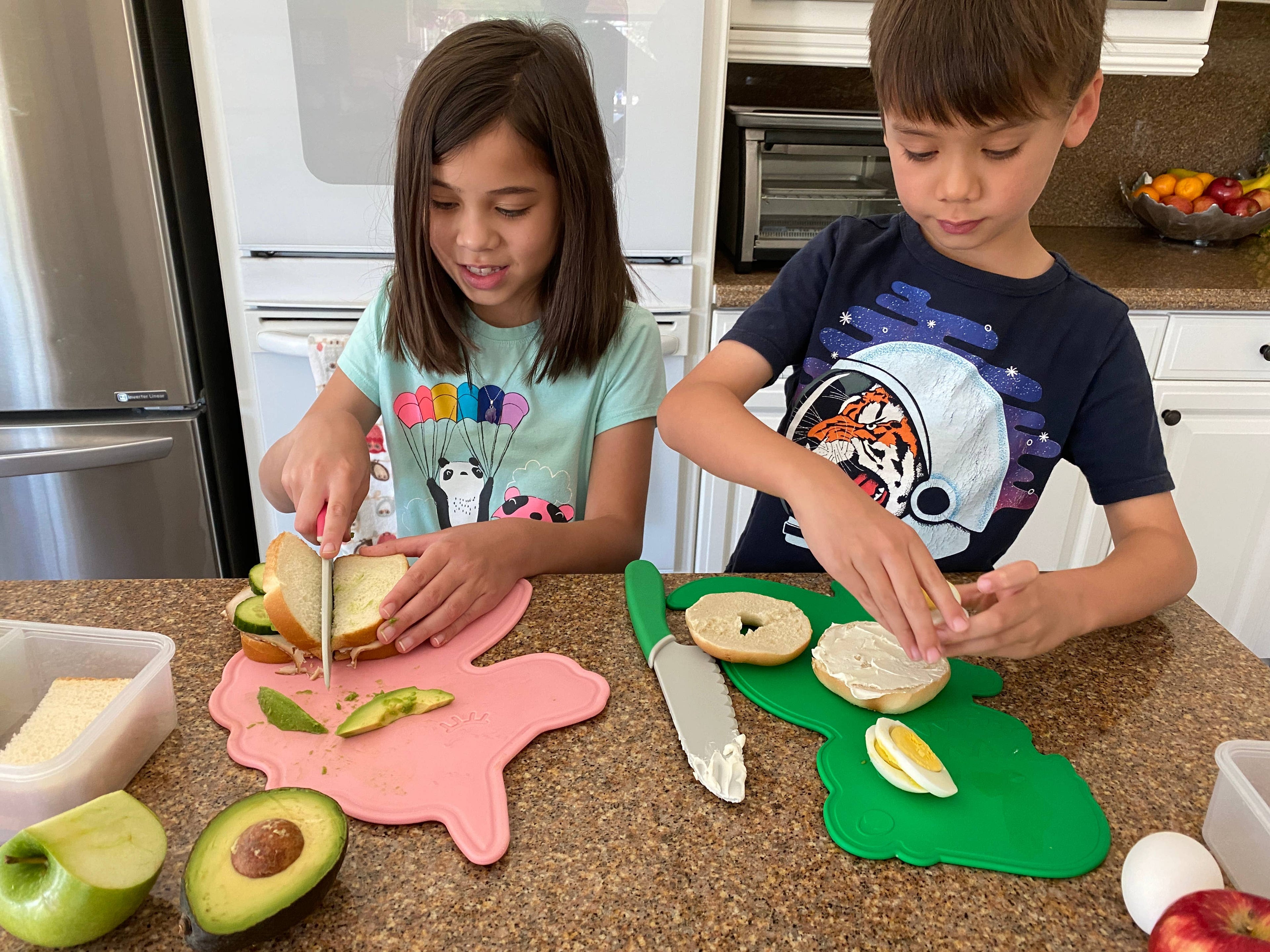 Life Skills: Dino Adventures Cutting Board and Knife Set